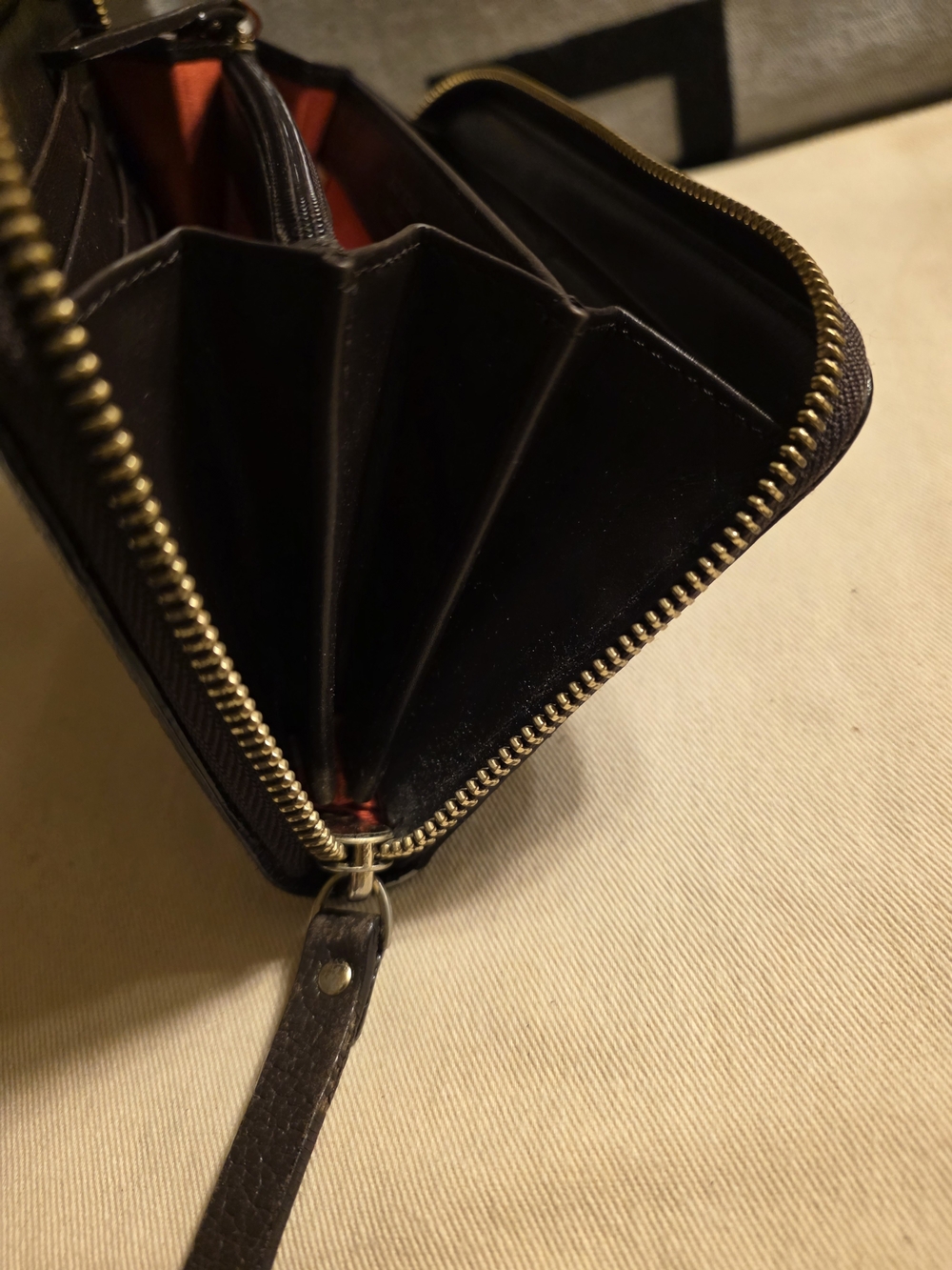 kate spade Geometric Logo-Pattern Zip Wallet - Picture 9 of 9